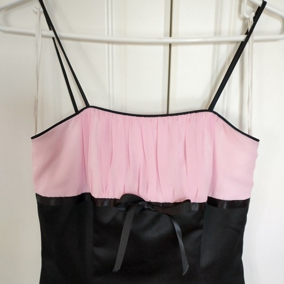 Pink and black dress - Picture 4 of 4